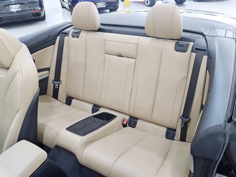 Used 2018 BMW M4 Convertible RWD image 31