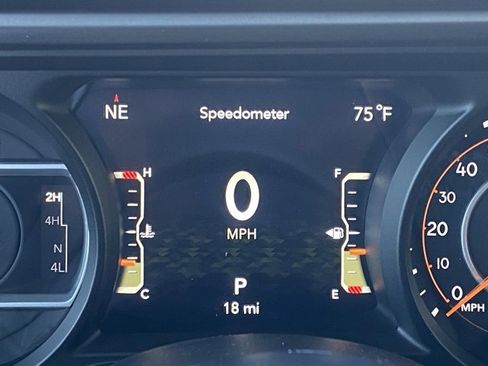 New 2025 Jeep Wrangler Rubicon w/ Technology Group image 19