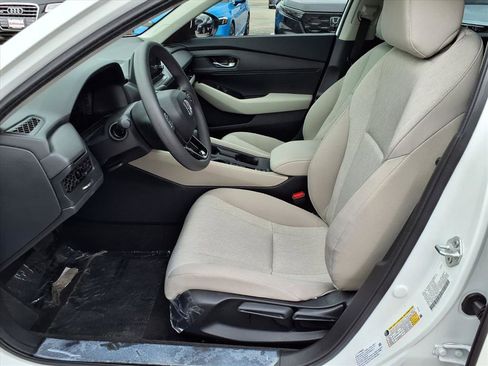 Certified 2025 Honda Accord LX image 16