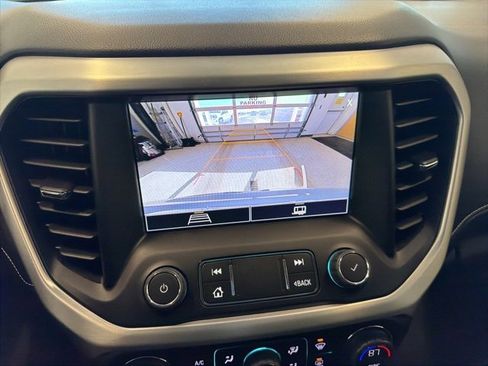 Used 2023 GMC Acadia SLE w/ Driver Convenience Package image 2