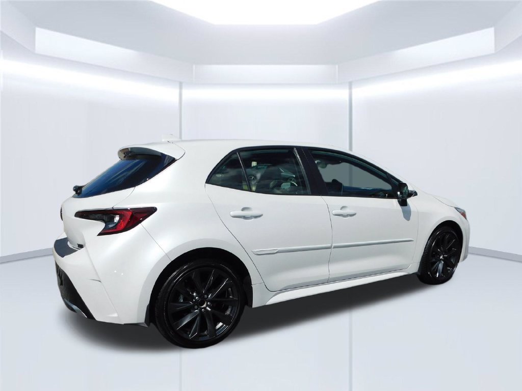 Used 2024 Toyota Corolla XSE FWD image 3