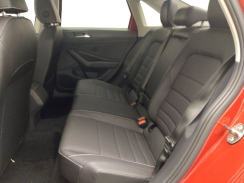 Used 2024 Volkswagen Jetta SE w/ Panoramic Sunroof Package FWD image 18