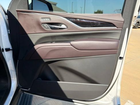 Used 2023 Cadillac Escalade Sport Platinum AWD/4WD image 42