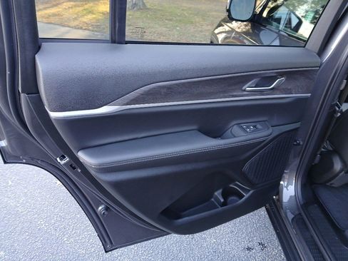 New 2025 Jeep Grand Cherokee L Limited image 25