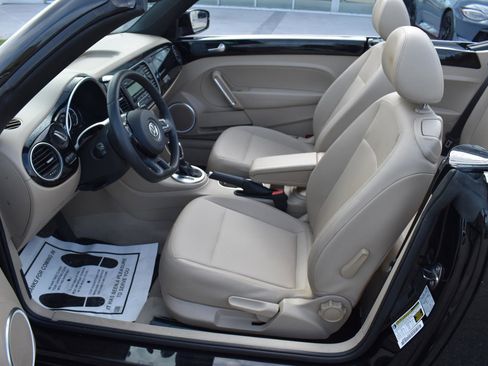 Used 2014 Volkswagen Beetle 1.8T FWD image 29