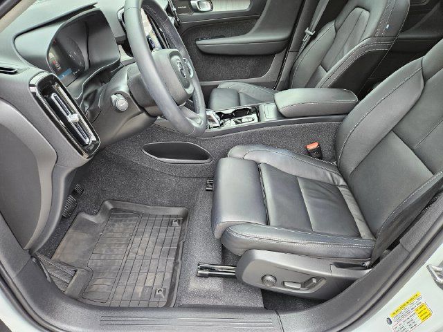 Used 2024 Volvo XC40 B5 Ultimate w/ Protection Package Premier AWD/4WD image 17