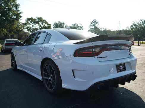 Used 2018 Dodge Charger R/T Scat Pack RWD image 4