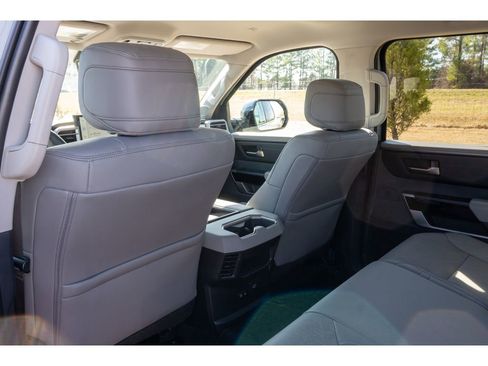 Used 2024 Toyota Tundra Limited image 11