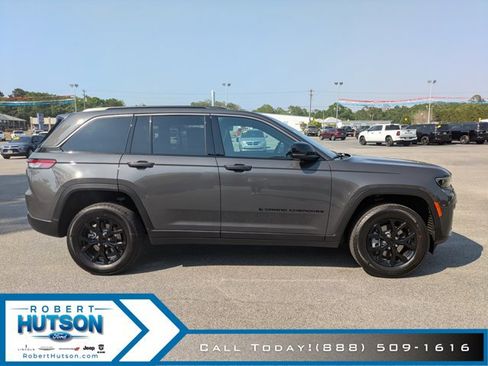 New 2026 Jeep Grand Cherokee Altitude RWD image 5