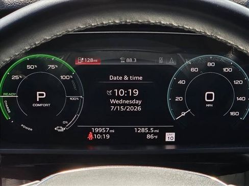 Used 2024 Audi Q8 e-tron Prestige AWD/4WD image 20