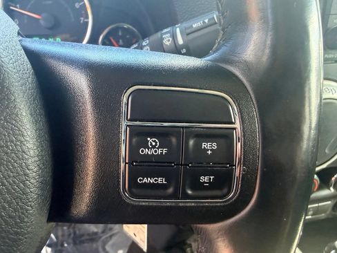 Used 2018 Jeep Wrangler Unlimited Sahara AWD/4WD image 19