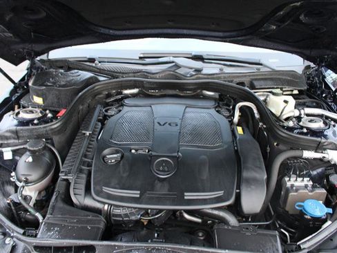 Used 2016 Mercedes-Benz E 350 4MATIC Sedan w/ Premium Package image 19