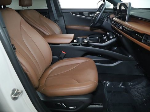 Certified 2023 Lincoln Nautilus Reserve w/ Luxury Package image 36