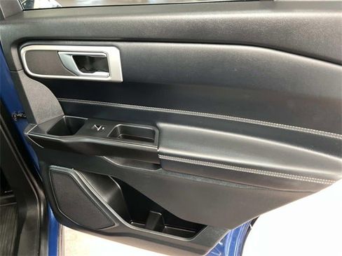 Used 2020 Ford Explorer XLT w/ Equipment Group 202A image 22