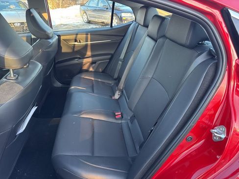 Used 2025 Toyota Camry XLE image 31