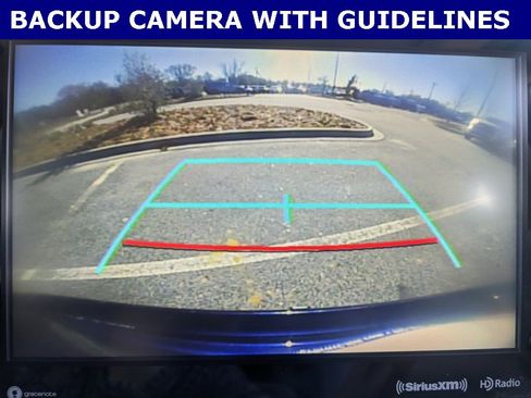 Used 2021 Toyota Highlander XLE image 3