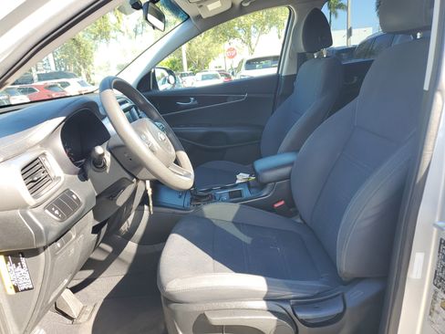 Used 2018 Kia Sorento LX image 15