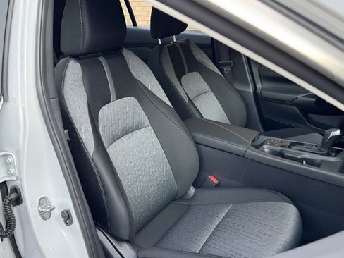 New 2026 Nissan Sentra SV w/ Floor Mat Package FWD image 5
