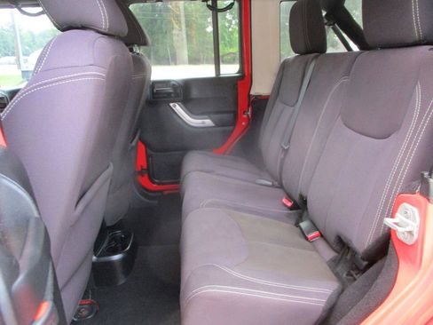 Used 2013 Jeep Wrangler Unlimited Sahara w/ Trailer Tow Group AWD/4WD image 13