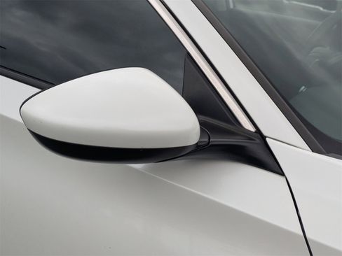 Used 2018 Honda Accord Hybrid image 11