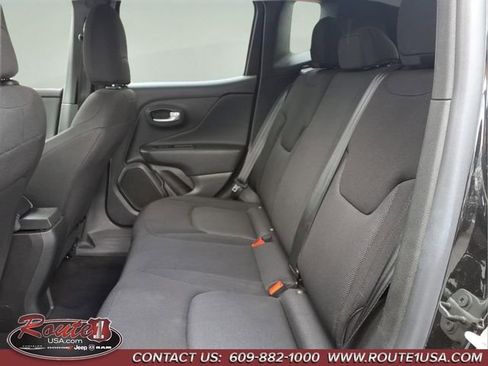 Used 2023 Jeep Renegade Latitude AWD/4WD image 22