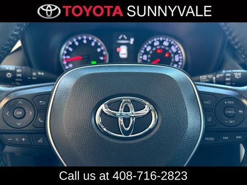 Used 2022 Toyota RAV4 XLE Premium AWD/4WD image 28