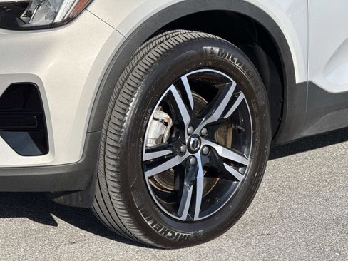 Used 2024 Volvo XC40 B5 Core image 29