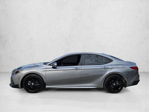 Used 2026 Toyota Camry SE FWD image 9