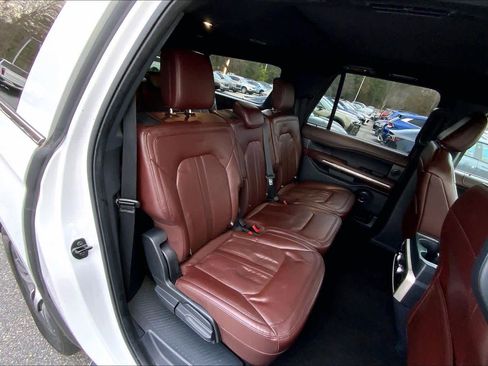 Used 2022 Ford Expedition Max Limited image 18