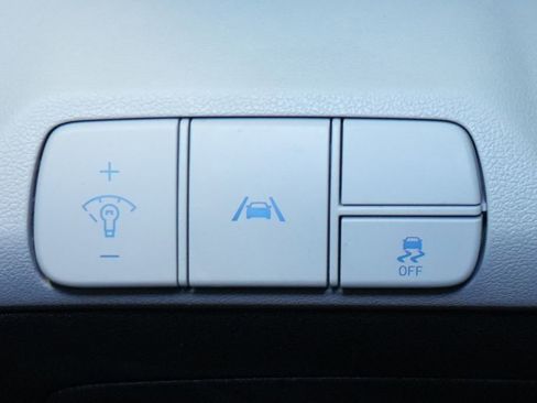 Used 2023 Hyundai Elantra Limited image 41