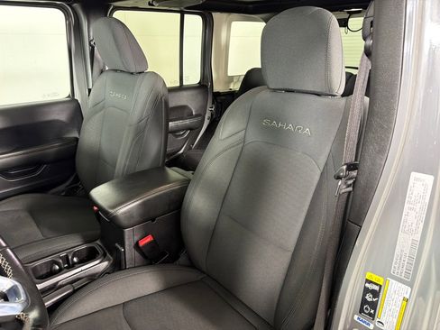 Used 2021 Jeep Wrangler Unlimited Sahara AWD/4WD image 13