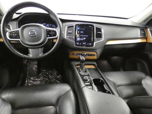 Used 2021 Volvo XC90 T6 Momentum w/ Protection Package Premier image 13