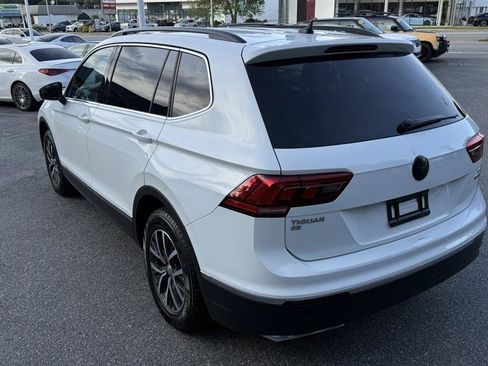 Used 2018 Volkswagen Tiguan SE AWD/4WD image 14