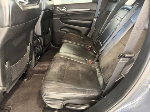 Used 2017 Jeep Grand Cherokee Altitude image 21