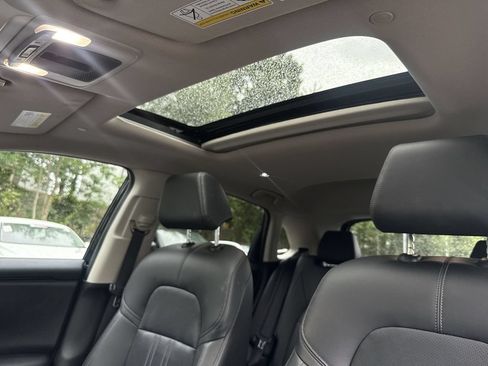 Used 2023 Honda HR-V EX-L image 16