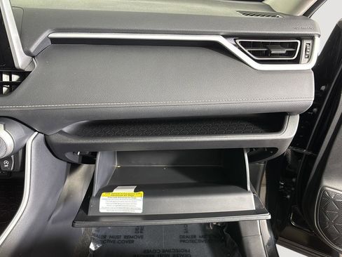 Used 2024 Toyota RAV4 LE image 34