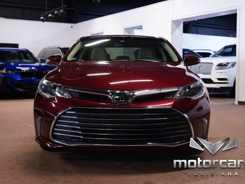Used 2016 Toyota Avalon Limited w/ Toyota Safety Sense Package FWD image 2