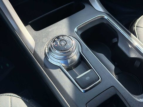 Used 2017 Ford Fusion SE w/ Fusion SE Technology Package image 26