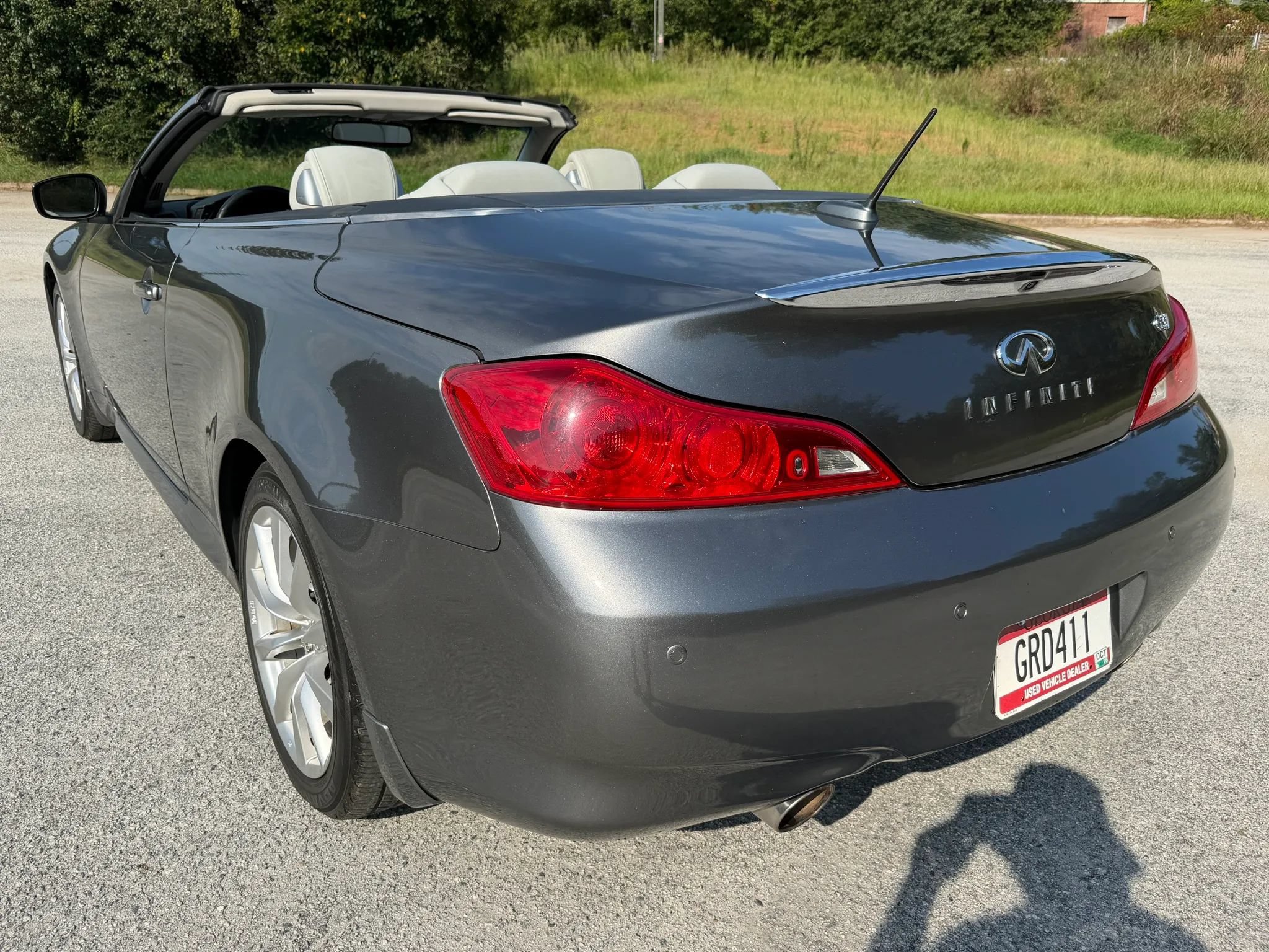 Used 2012 INFINITI G37 Convertible w/ Premium Pkg RWD image 3