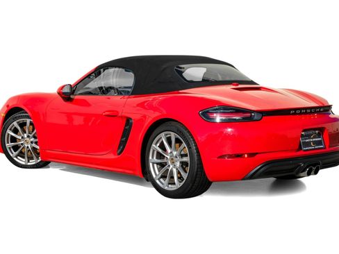 Used 2017 Porsche 718 Boxster image 9