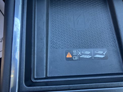 Used 2025 GMC Acadia Elevation image 31