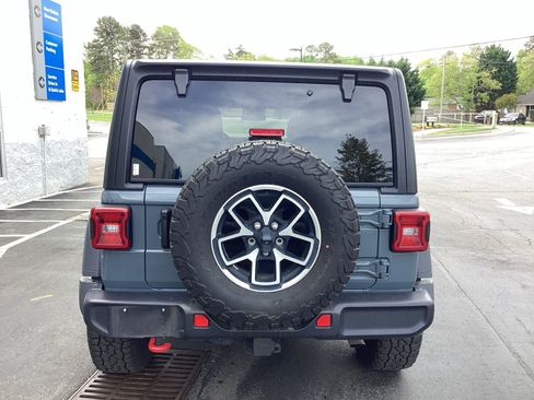 Used 2024 Jeep Wrangler Unlimited Rubicon image 3