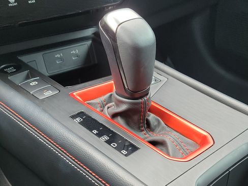 Certified 2025 Nissan Kicks SR FWD image 30