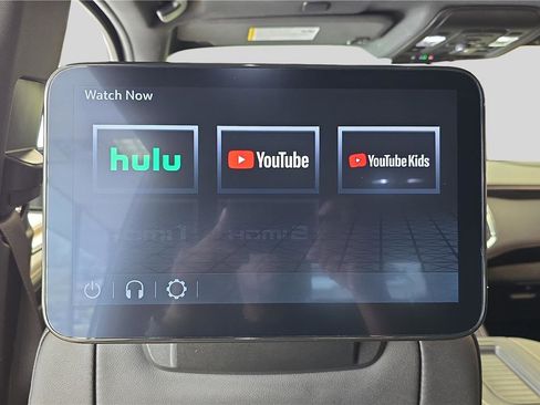 Used 2024 GMC Yukon XL AT4 w/ Technology Package image 19