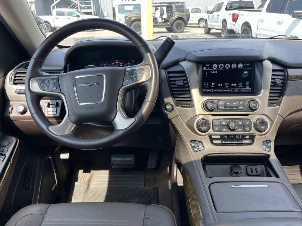 Used 2017 GMC Yukon XL Denali w/ Open Road Package AWD/4WD image 17