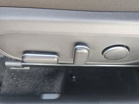 Used 2025 Hyundai Kona SEL FWD image 21