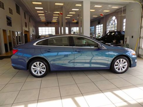 Used 2024 Chevrolet Malibu LT FWD image 7