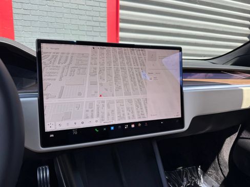 Used 2022 Tesla Model S AWD/4WD image 34