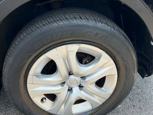 Used 2013 Toyota RAV4 LE AWD/4WD image 14