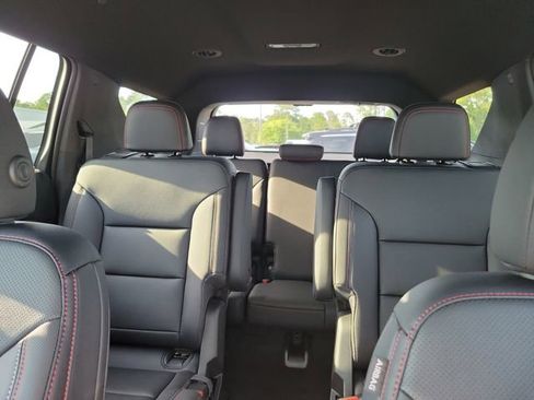New 2026 Chevrolet Traverse Z71 w/ Enhanced Driving Package AWD/4WD image 34